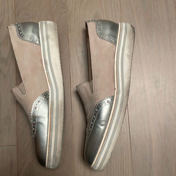 Beige Italian loafers - Picture 2 of 4
